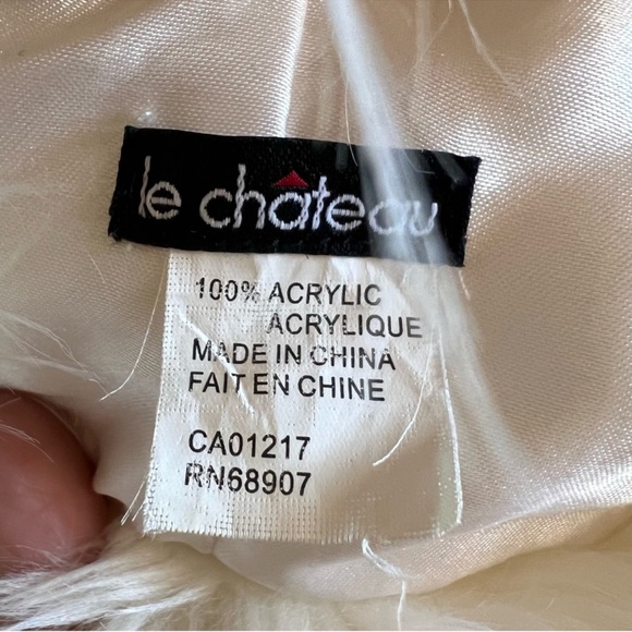 LE CHATEAU | White faux fur fuzzy elegant fall winter warm hat - Picture 8 of 10
